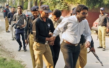 pakistan-arrests-11032007.jpg