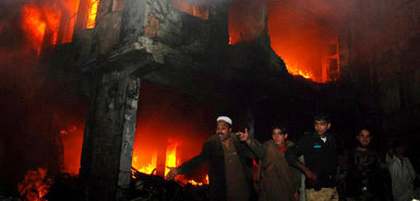 peshawar-bombing-12052008.jpg