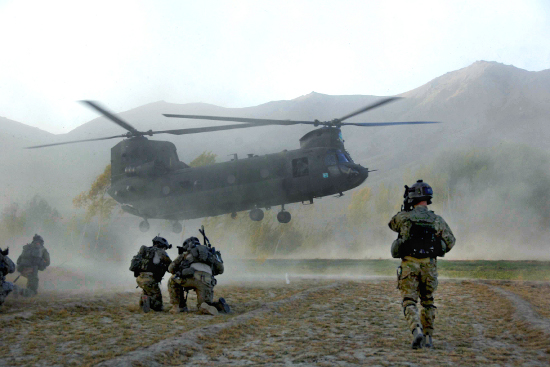 Afgh-Ghazni-Zanakhan-Chinook.jpg